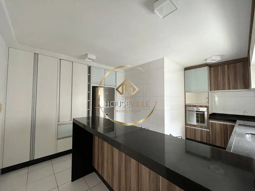 Apartamento com 3 quartos à venda e para alugar, 111m2 em Sao Jose Dos Campos - SP - imagem 9 Foto 9 de Apartamento com 3 quartos à venda e para alugar, 111m2 em Sao Jose Dos Campos - SP