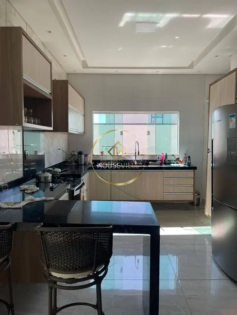 Foto 8 de Casa de Condomínio com 3 quartos à venda, 380m2 em Jardim Jacinto, Jacarei - SP