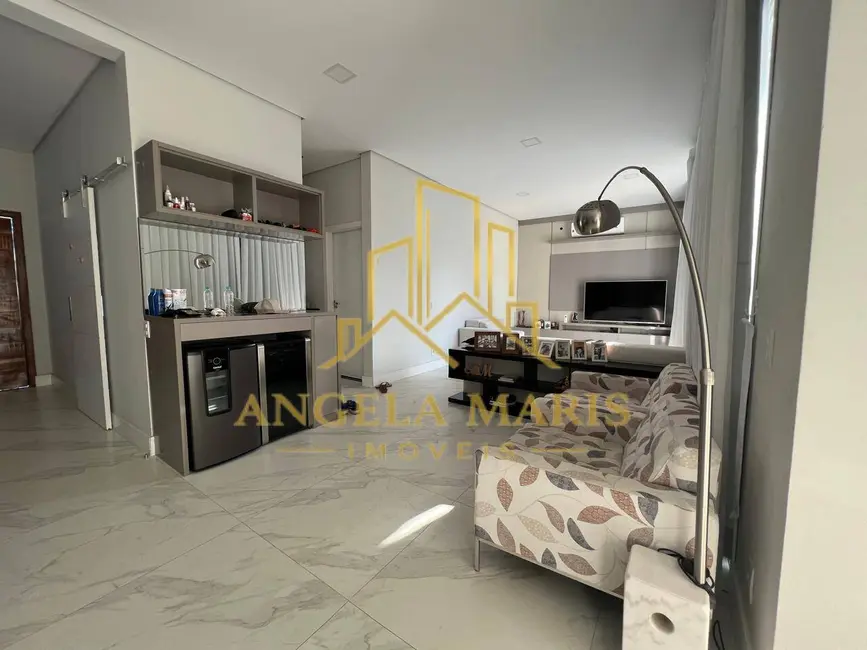 Foto 5 de Casa de Condomínio com 3 quartos à venda, 380m2 em Jardim Jacinto, Jacarei - SP