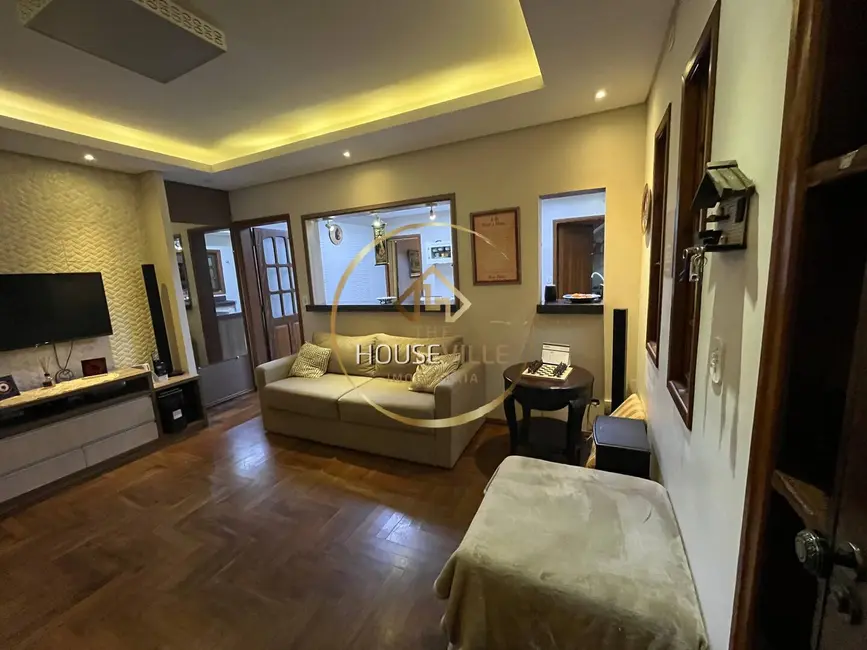 Casa com 4 quartos à venda e para alugar, 156m2 em Sao Jose Dos Campos - SP - imagem 8 Foto 8 de Casa com 4 quartos à venda e para alugar, 156m2 em Sao Jose Dos Campos - SP
