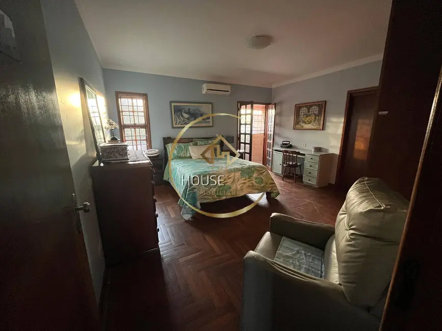 Casa com 4 quartos à venda e para alugar, 156m2 em Sao Jose Dos Campos - SP - imagem 4 Foto 4 de Casa com 4 quartos à venda e para alugar, 156m2 em Sao Jose Dos Campos - SP
