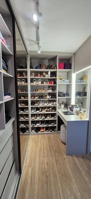 Apartamento com 3 quartos à venda, 181m2 em Sao Jose Dos Campos - SP - imagem 4 Foto 4 de Apartamento com 3 quartos à venda, 181m2 em Sao Jose Dos Campos - SP