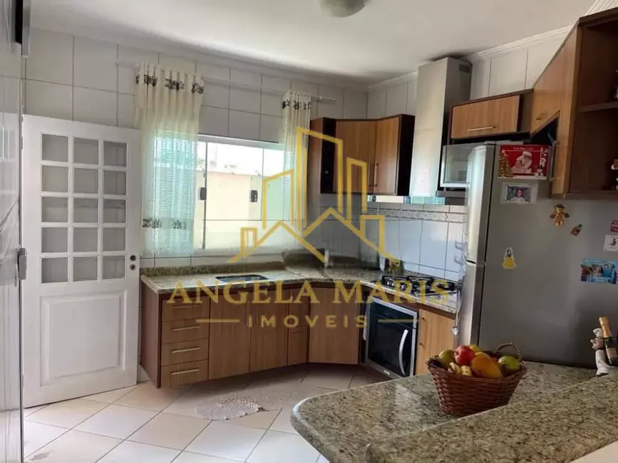 Foto 8 de Casa com 3 quartos à venda, 180m2 em Jardim Terras de São João, Jacarei - SP