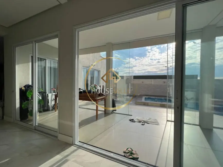 Casa de Condomínio com 3 quartos à venda, 451m2 em Sao Jose Dos Campos - SP - imagem 3 Foto 3 de Casa de Condomínio com 3 quartos à venda, 451m2 em Sao Jose Dos Campos - SP