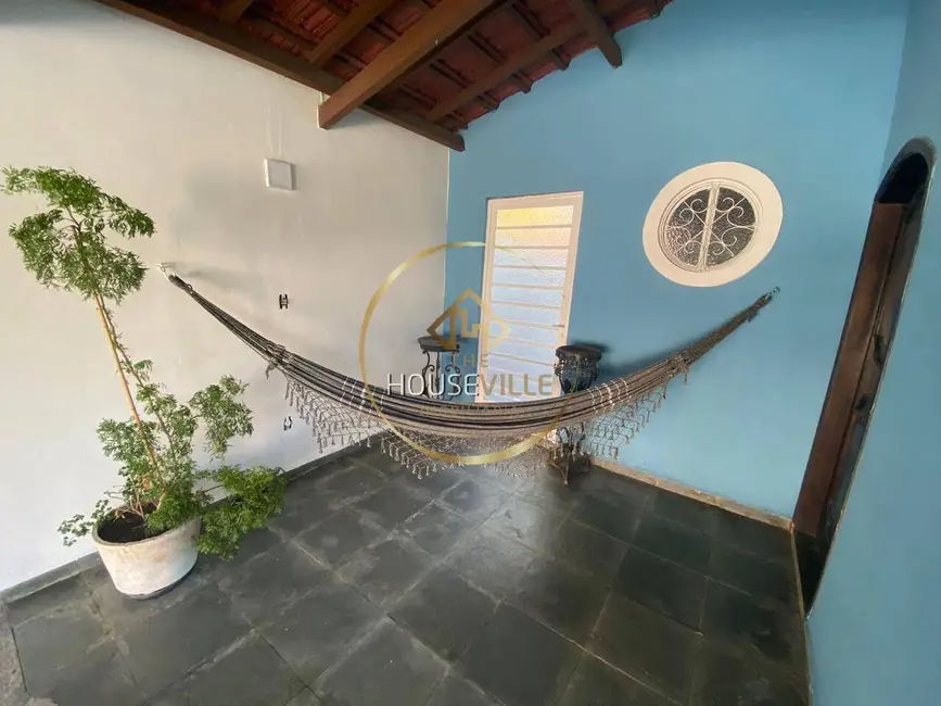 Foto 2 de Casa com 3 quartos à venda e para alugar, 250m2 em Sao Jose Dos Campos - SP