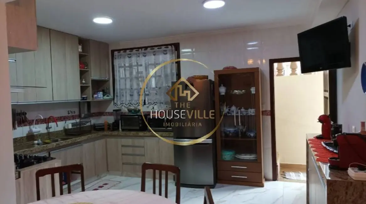 Casa com 4 quartos à venda, 180m2 em Sao Jose Dos Campos - SP - imagem 4 Foto 4 de Casa com 4 quartos à venda, 180m2 em Sao Jose Dos Campos - SP