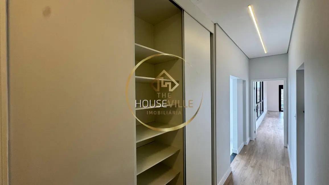 Foto 9 de Casa de Condomínio com 3 quartos para alugar, 280m2 em Sao Jose Dos Campos - SP