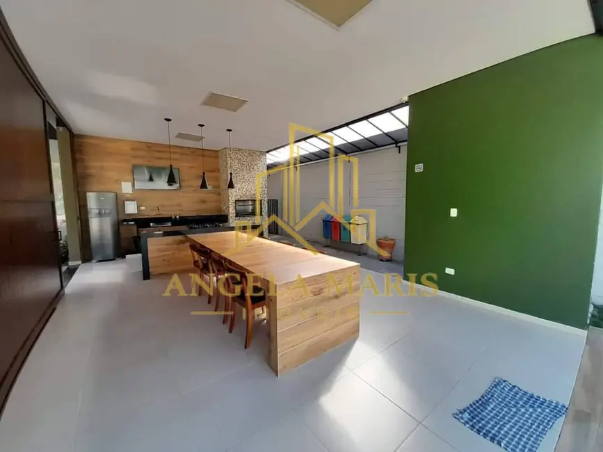 Foto 9 de Casa de Condomínio com 3 quartos à venda, 200m2 em Jardim Jacinto, Jacarei - SP