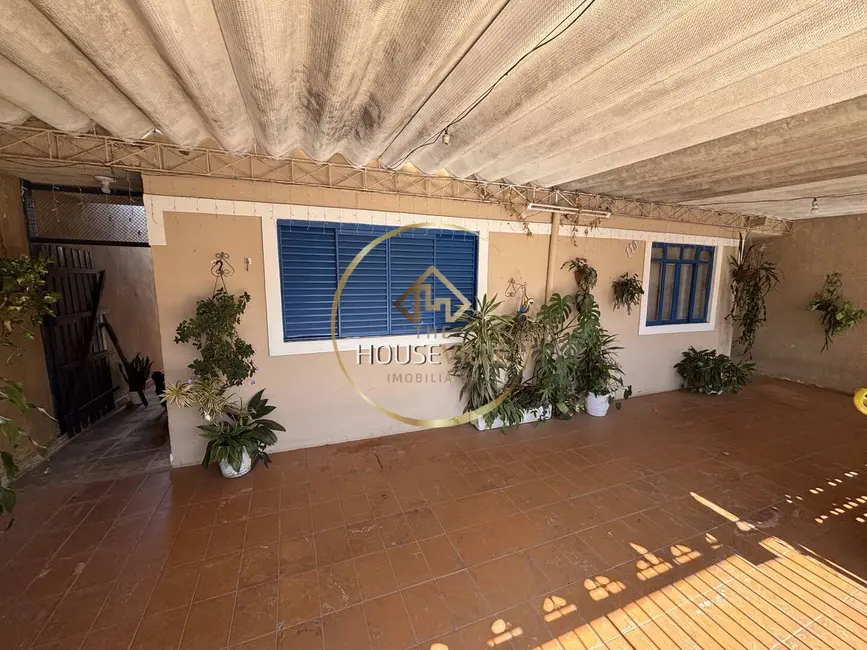 Foto 1 de Casa com 6 quartos à venda, 200m2 em Sao Jose Dos Campos - SP