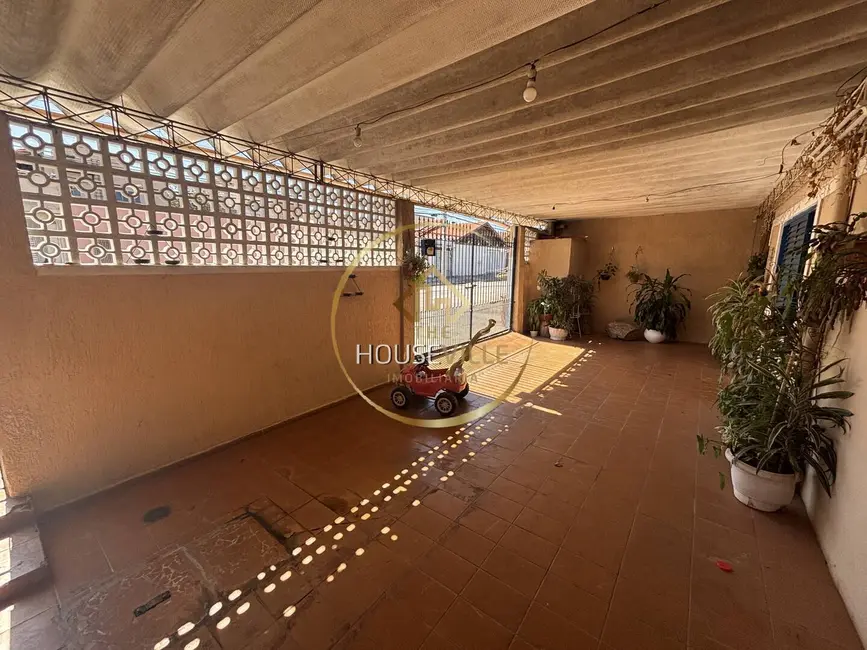 Foto 2 de Casa com 6 quartos à venda, 200m2 em Sao Jose Dos Campos - SP