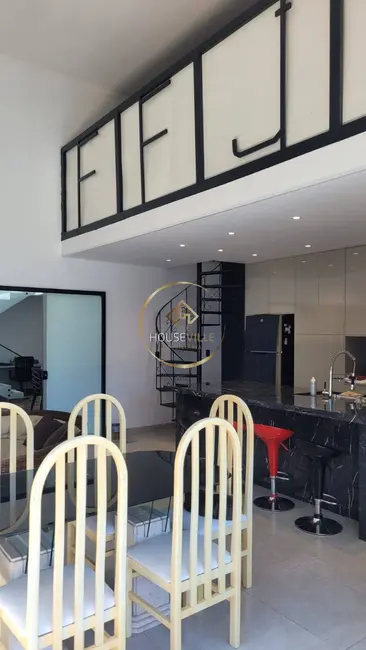 Foto 4 de Casa de Condomínio com 3 quartos à venda, 230m2 em Jardim Jacinto, Jacarei - SP