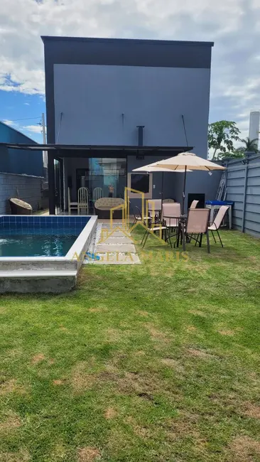 Foto 3 de Casa de Condomínio com 3 quartos à venda, 230m2 em Jardim Jacinto, Jacarei - SP