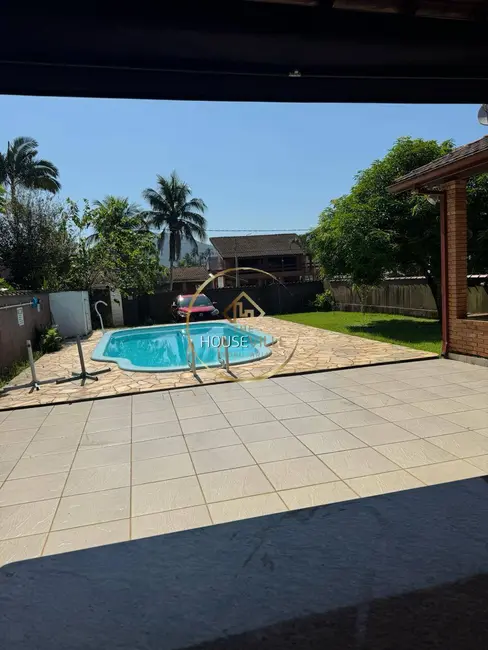 Foto 2 de Casa de Condomínio à venda e para alugar em Ubatuba - SP