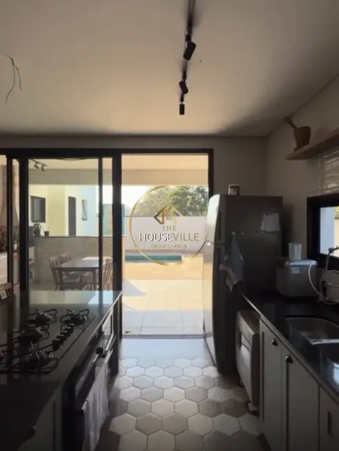 Casa de Condomínio com 4 quartos à venda, 215m2 em Cacapava - SP - imagem 3 Foto 3 de Casa de Condomínio com 4 quartos à venda, 215m2 em Cacapava - SP