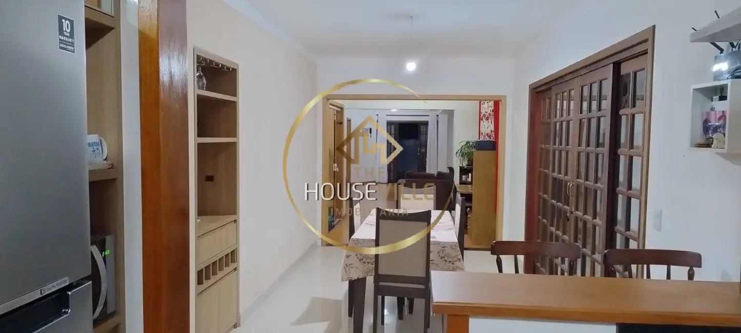 Casa com 3 quartos à venda, 225m2 em Sao Jose Dos Campos - SP - imagem 6 Foto 6 de Casa com 3 quartos à venda, 225m2 em Sao Jose Dos Campos - SP