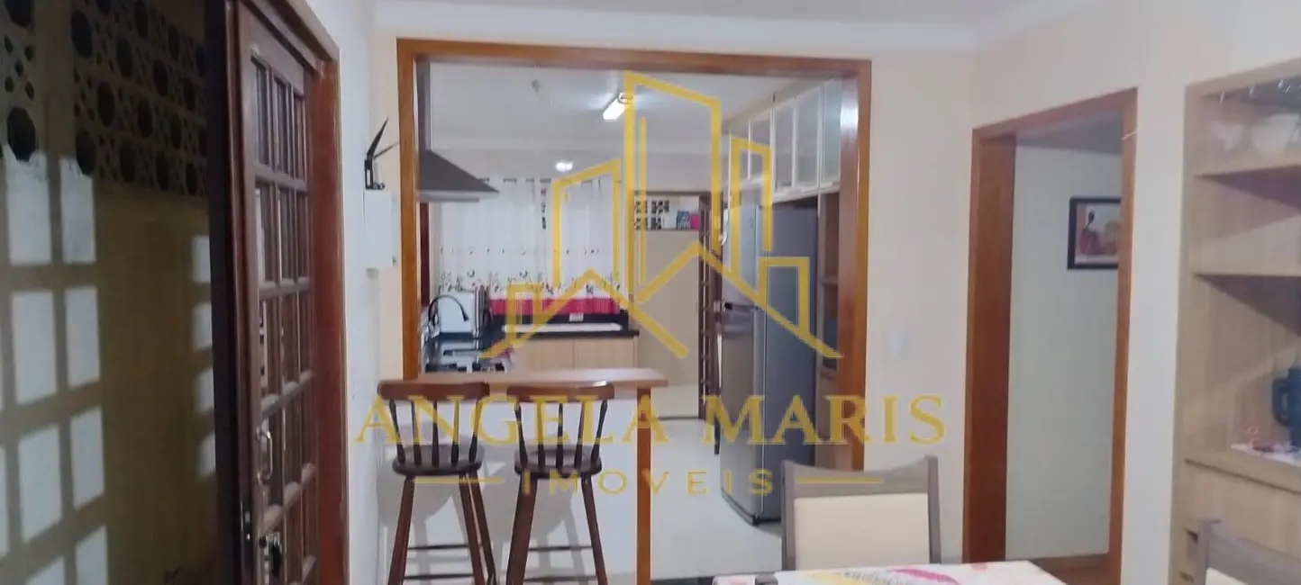 Casa com 3 quartos à venda, 225m2 em Sao Jose Dos Campos - SP - imagem 9 Foto 9 de Casa com 3 quartos à venda, 225m2 em Sao Jose Dos Campos - SP