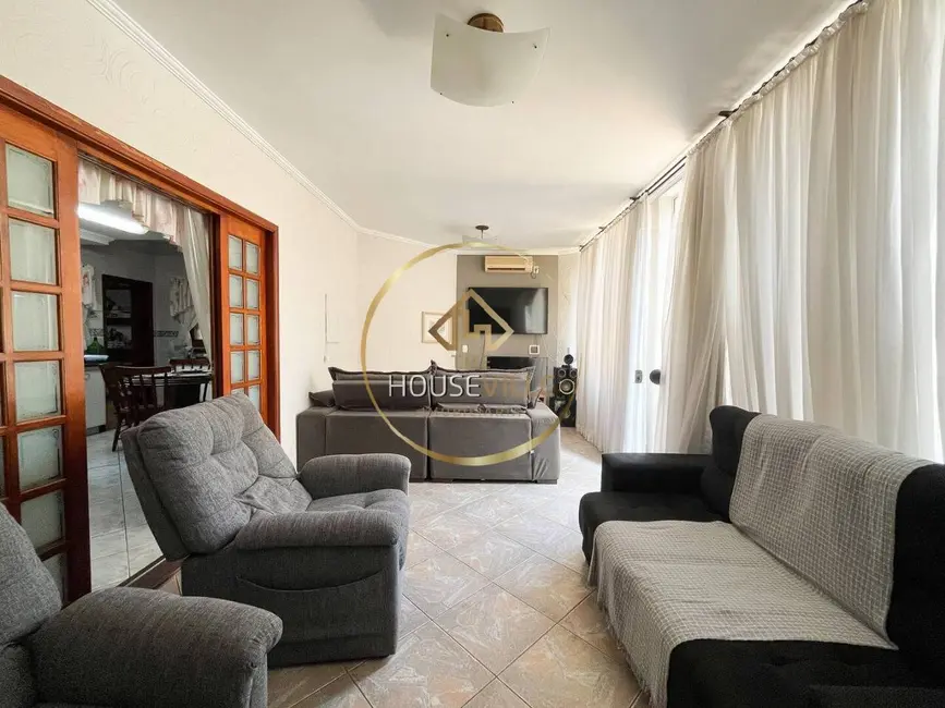 Casa de Condomínio com 4 quartos para alugar, 322m2 em Sao Jose Dos Campos - SP - imagem 3 Foto 3 de Casa de Condomínio com 4 quartos para alugar, 322m2 em Sao Jose Dos Campos - SP