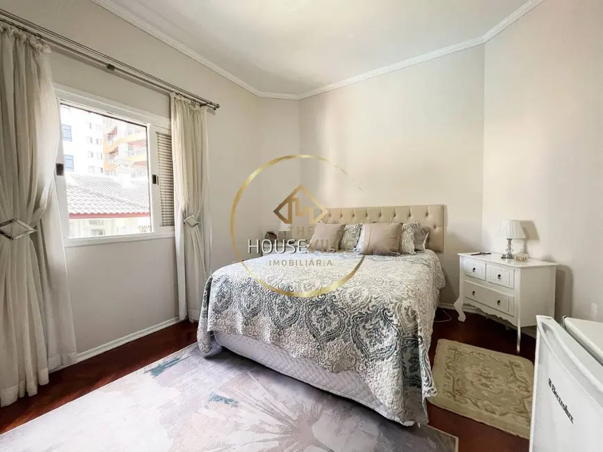 Casa de Condomínio com 4 quartos para alugar, 322m2 em Sao Jose Dos Campos - SP - imagem 8 Foto 8 de Casa de Condomínio com 4 quartos para alugar, 322m2 em Sao Jose Dos Campos - SP