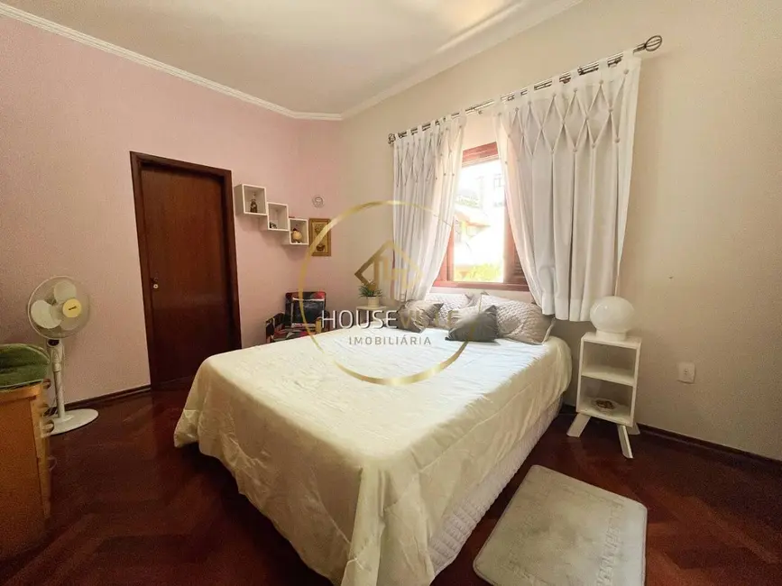 Casa de Condomínio com 4 quartos para alugar, 322m2 em Sao Jose Dos Campos - SP - imagem 9 Foto 9 de Casa de Condomínio com 4 quartos para alugar, 322m2 em Sao Jose Dos Campos - SP