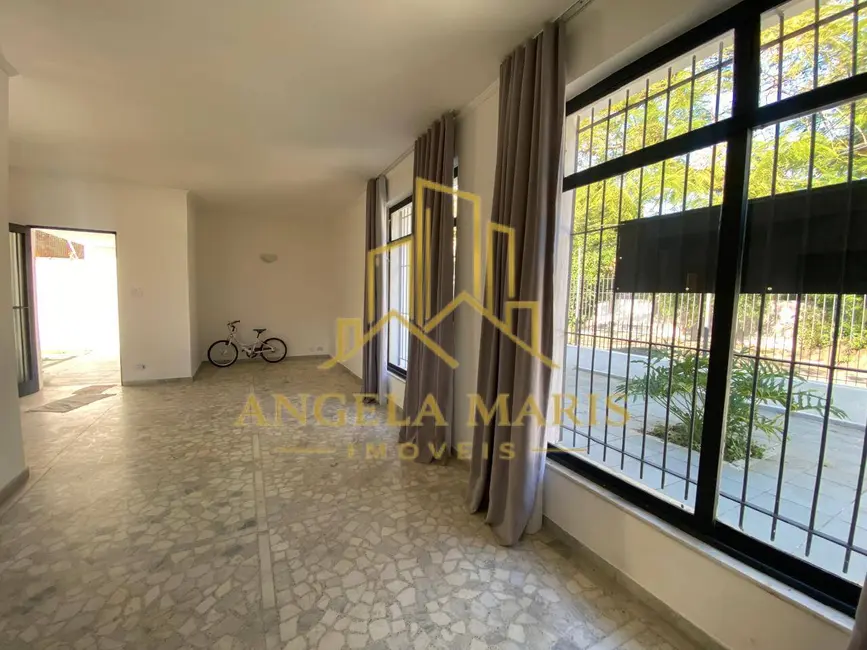Foto 2 de Casa com 3 quartos à venda, 210m2 em Sao Jose Dos Campos - SP