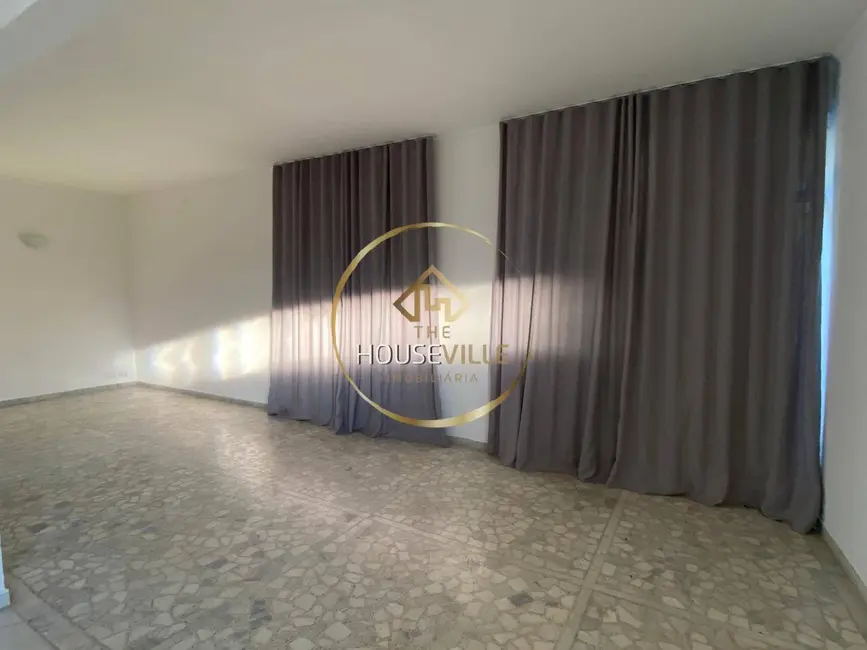 Casa com 3 quartos à venda, 210m2 em Sao Jose Dos Campos - SP - imagem 3 Foto 3 de Casa com 3 quartos à venda, 210m2 em Sao Jose Dos Campos - SP