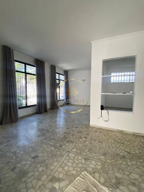 Casa com 3 quartos à venda, 210m2 em Sao Jose Dos Campos - SP - imagem 4 Foto 4 de Casa com 3 quartos à venda, 210m2 em Sao Jose Dos Campos - SP