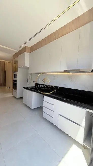 Foto 2 de Casa de Condomínio com 3 quartos à venda, 138m2 em Jardim Jacinto, Jacarei - SP