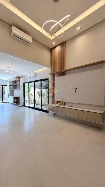 Foto 1 de Casa de Condomínio com 3 quartos à venda, 138m2 em Jardim Jacinto, Jacarei - SP