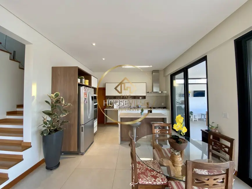 Casa de Condomínio com 4 quartos à venda e para alugar, 297m2 em Sao Jose Dos Campos - SP - imagem 4 Foto 4 de Casa de Condomínio com 4 quartos à venda e para alugar, 297m2 em Sao Jose Dos Campos - SP