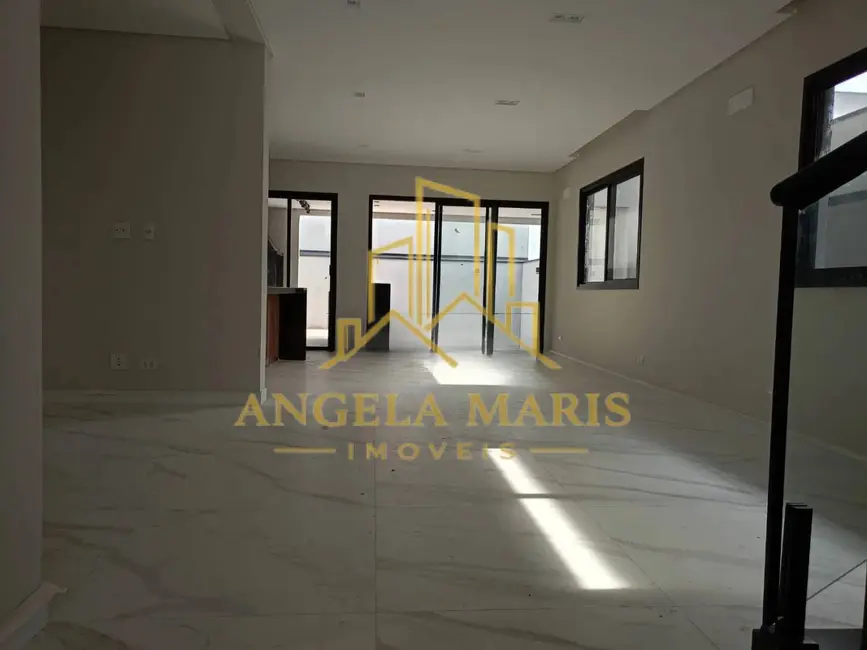 Foto 1 de Casa de Condomínio com 4 quartos à venda, 240m2 em Sao Jose Dos Campos - SP