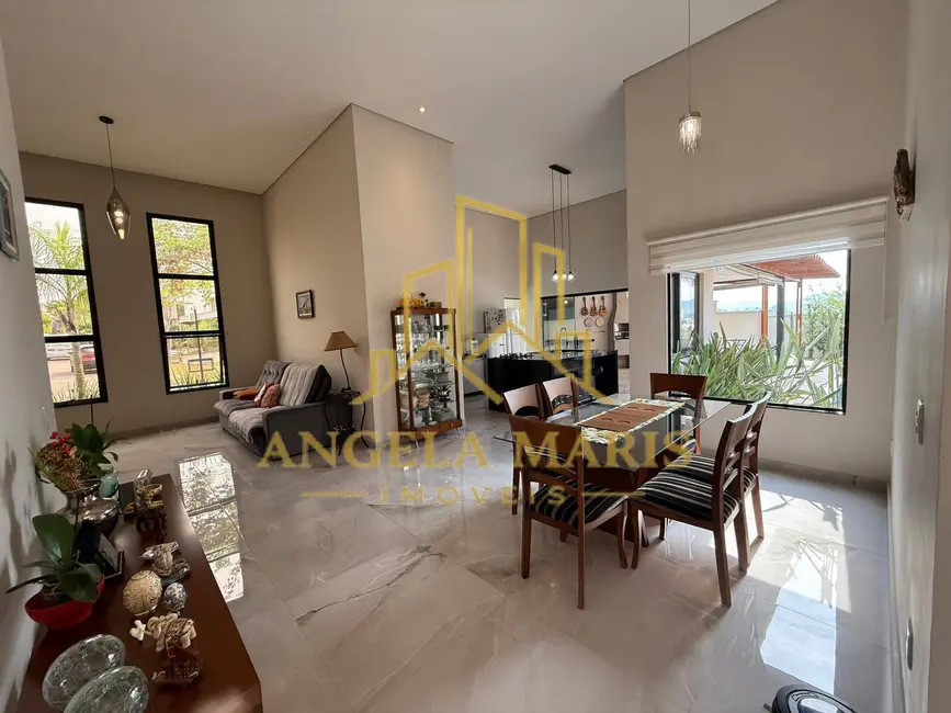 Foto 4 de Casa de Condomínio com 4 quartos à venda, 330m2 em Sao Jose Dos Campos - SP