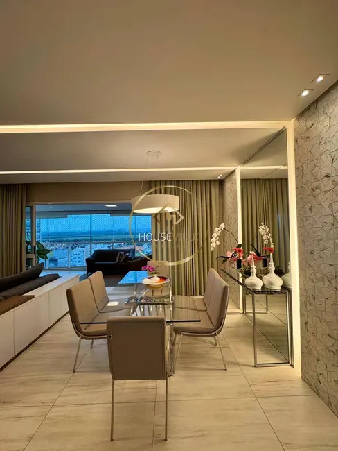 Apartamento com 4 quartos à venda, 318m2 em Sao Jose Dos Campos - SP - imagem 3 Foto 3 de Apartamento com 4 quartos à venda, 318m2 em Sao Jose Dos Campos - SP