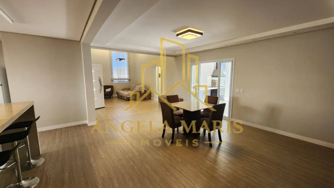 Foto 1 de Casa de Condomínio com 4 quartos à venda, 300m2 em Rio Comprido, Jacarei - SP