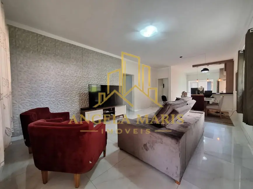 Casa de Condomínio com 3 quartos à venda, 175m2 em Sao Jose Dos Campos - SP - imagem 3 Foto 3 de Casa de Condomínio com 3 quartos à venda, 175m2 em Sao Jose Dos Campos - SP