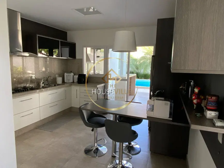 Casa de Condomínio com 3 quartos à venda, 329m2 em Sao Jose Dos Campos - SP - imagem 4 Foto 4 de Casa de Condomínio com 3 quartos à venda, 329m2 em Sao Jose Dos Campos - SP