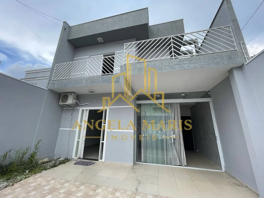 Casa com 3 quartos à venda, 133m2 em Loteamento Villa Branca, Jacarei - SP - imagem 1 Foto 1 de Casa com 3 quartos à venda, 133m2 em Loteamento Villa Branca, Jacarei - SP