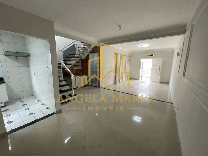 Casa com 3 quartos à venda, 133m2 em Loteamento Villa Branca, Jacarei - SP - imagem 7 Foto 7 de Casa com 3 quartos à venda, 133m2 em Loteamento Villa Branca, Jacarei - SP