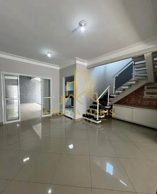 Casa com 3 quartos à venda, 133m2 em Loteamento Villa Branca, Jacarei - SP - imagem 3 Foto 3 de Casa com 3 quartos à venda, 133m2 em Loteamento Villa Branca, Jacarei - SP