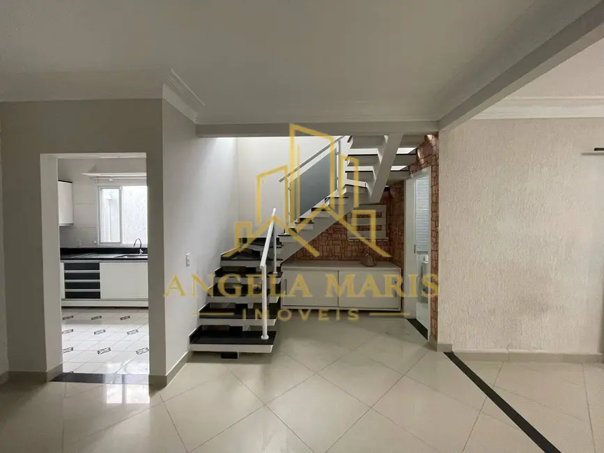 Casa com 3 quartos à venda, 133m2 em Loteamento Villa Branca, Jacarei - SP - imagem 6 Foto 6 de Casa com 3 quartos à venda, 133m2 em Loteamento Villa Branca, Jacarei - SP
