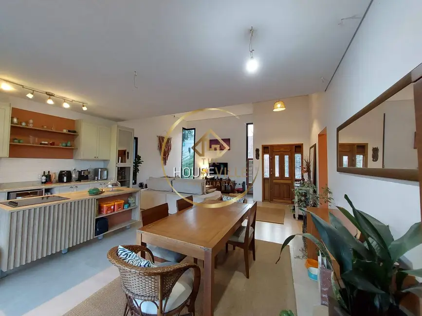 Casa de Condomínio com 3 quartos à venda, 250m2 em Igarata - SP - imagem 6 Foto 6 de Casa de Condomínio com 3 quartos à venda, 250m2 em Igarata - SP