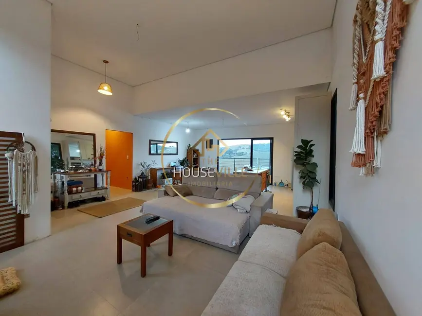 Casa de Condomínio com 3 quartos à venda, 250m2 em Igarata - SP - imagem 5 Foto 5 de Casa de Condomínio com 3 quartos à venda, 250m2 em Igarata - SP