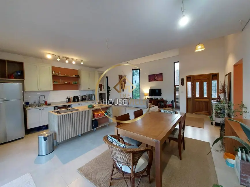 Casa de Condomínio com 3 quartos à venda, 250m2 em Igarata - SP - imagem 7 Foto 7 de Casa de Condomínio com 3 quartos à venda, 250m2 em Igarata - SP