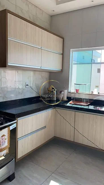 Foto 8 de Casa de Condomínio com 3 quartos à venda, 220m2 em Jardim Jacinto, Jacarei - SP