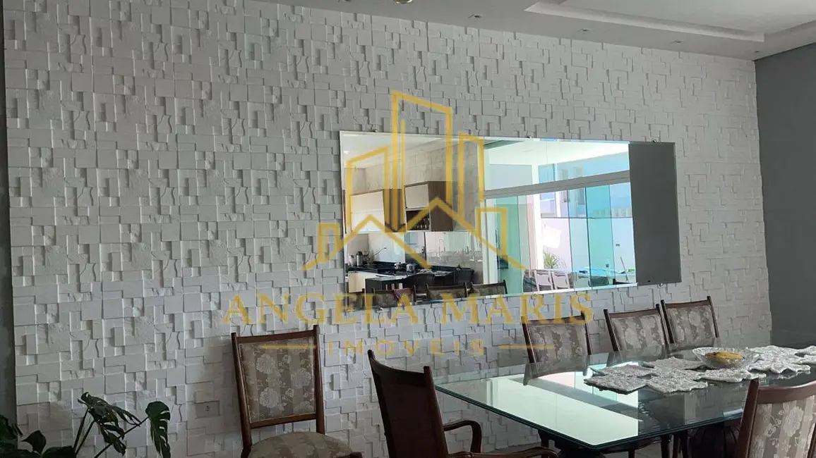 Foto 5 de Casa de Condomínio com 3 quartos à venda, 220m2 em Jardim Jacinto, Jacarei - SP