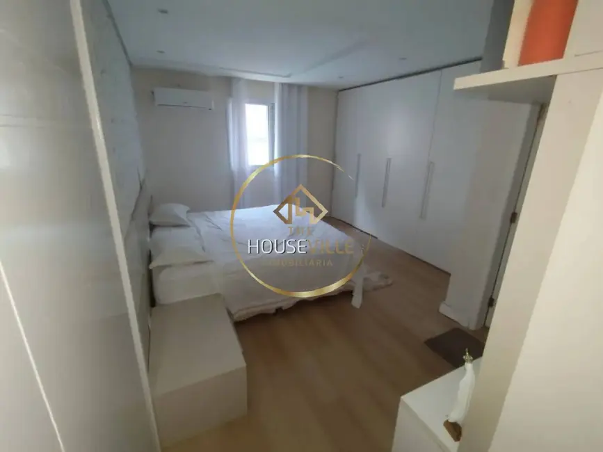 Casa de Condomínio com 4 quartos à venda, 185m2 em Sao Jose Dos Campos - SP - imagem 2 Foto 2 de Casa de Condomínio com 4 quartos à venda, 185m2 em Sao Jose Dos Campos - SP