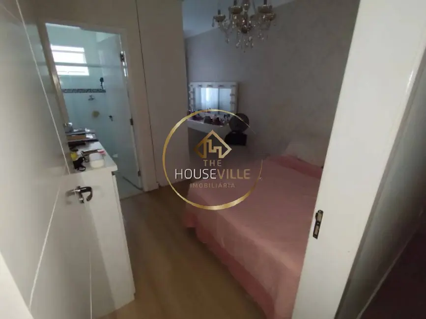 Casa de Condomínio com 4 quartos à venda, 185m2 em Sao Jose Dos Campos - SP - imagem 6 Foto 6 de Casa de Condomínio com 4 quartos à venda, 185m2 em Sao Jose Dos Campos - SP