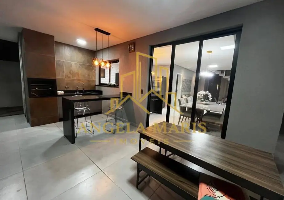 Foto 1 de Casa de Condomínio com 4 quartos à venda, 210m2 em Sao Jose Dos Campos - SP