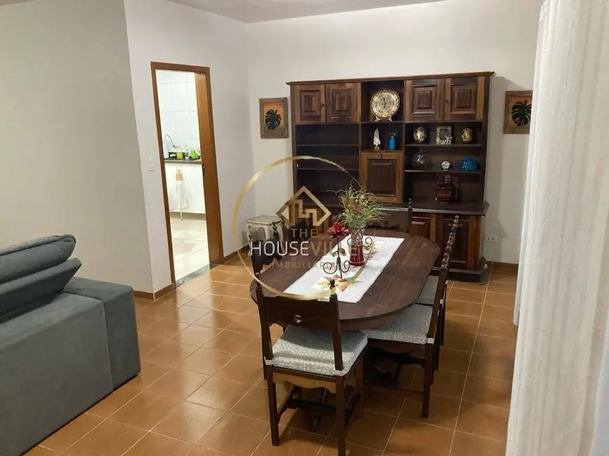 Foto 2 de Casa com 3 quartos à venda, 150m2 em Sao Jose Dos Campos - SP