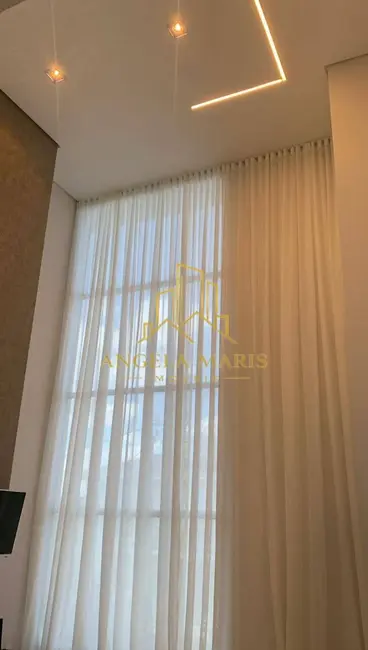Casa de Condomínio com 3 quartos à venda e para alugar, 180m2 em Sao Jose Dos Campos - SP - imagem 4 Foto 4 de Casa de Condomínio com 3 quartos à venda e para alugar, 180m2 em Sao Jose Dos Campos - SP