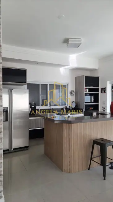 Casa de Condomínio com 3 quartos à venda, 290m2 em Sao Jose Dos Campos - SP - imagem 2 Foto 2 de Casa de Condomínio com 3 quartos à venda, 290m2 em Sao Jose Dos Campos - SP